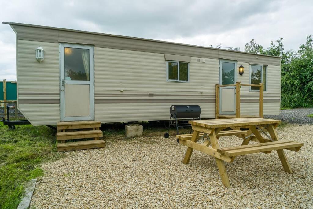 Wind In The Willows: Sleeps 4, Kitchen, Bathroom, Lounge, Wifi Napton on The Hill Exterior photo