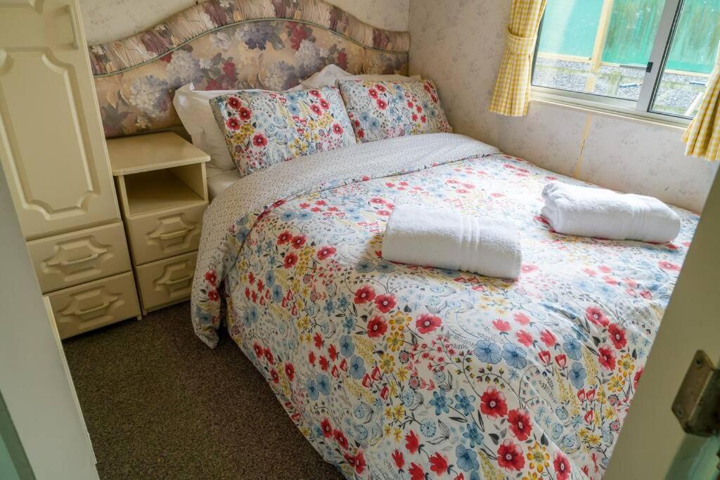 Wind In The Willows: Sleeps 4, Kitchen, Bathroom, Lounge, Wifi Napton on The Hill Exterior photo