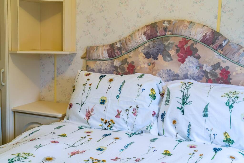 Wind In The Willows: Sleeps 4, Kitchen, Bathroom, Lounge, Wifi Napton on The Hill Exterior photo