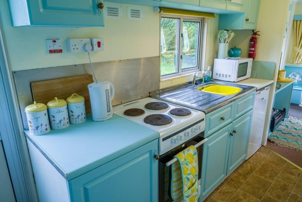 Wind In The Willows: Sleeps 4, Kitchen, Bathroom, Lounge, Wifi Napton on The Hill Exterior photo